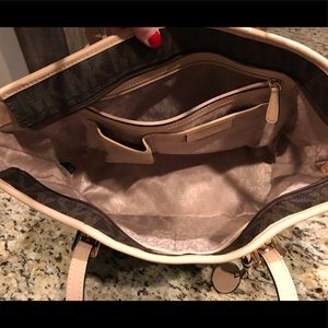Michael Kors Bags - Michael Kors Purse Michael Kors Bags - Michael Kors Purse